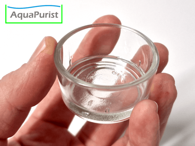 Futterschale aus Glas, hoher Rand